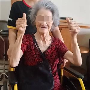 高雄鼓山區曾先生家外勞珠珠,已在台服務4年多表現良好,雇主十分滿意