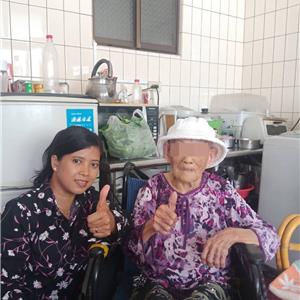 路竹趙大哥家外勞,以照顧奶奶5年多,與奶奶感情相當融洽