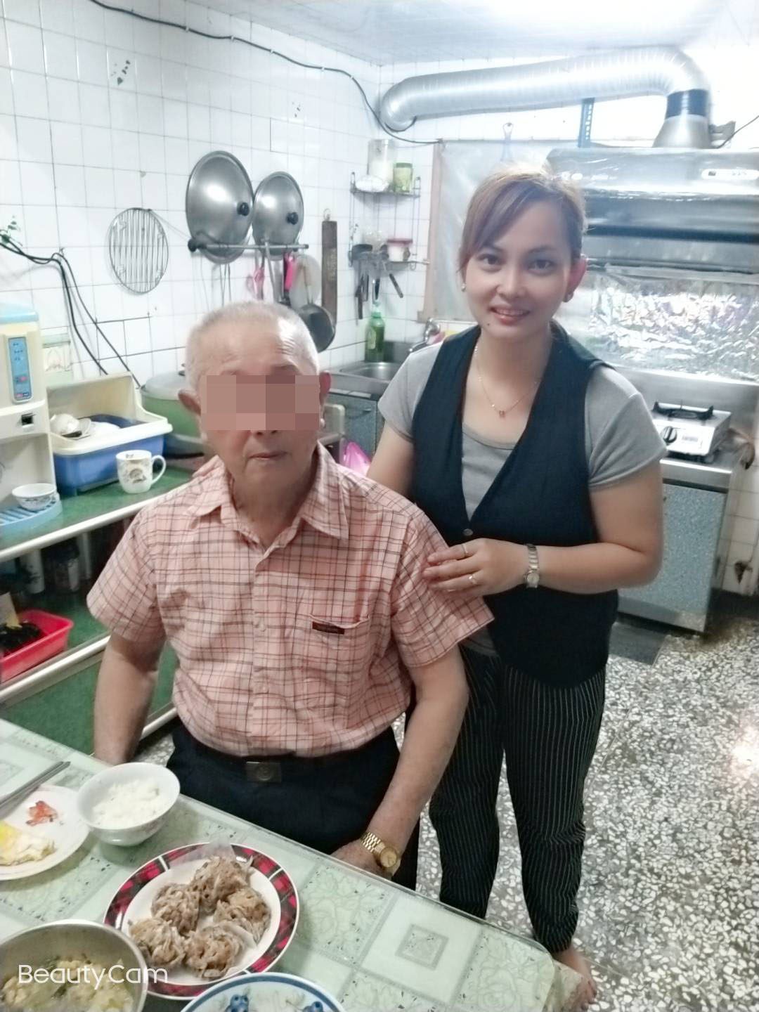 高雄旗津郭公館成功媒合案例,外勞在台灣服務快5年了
