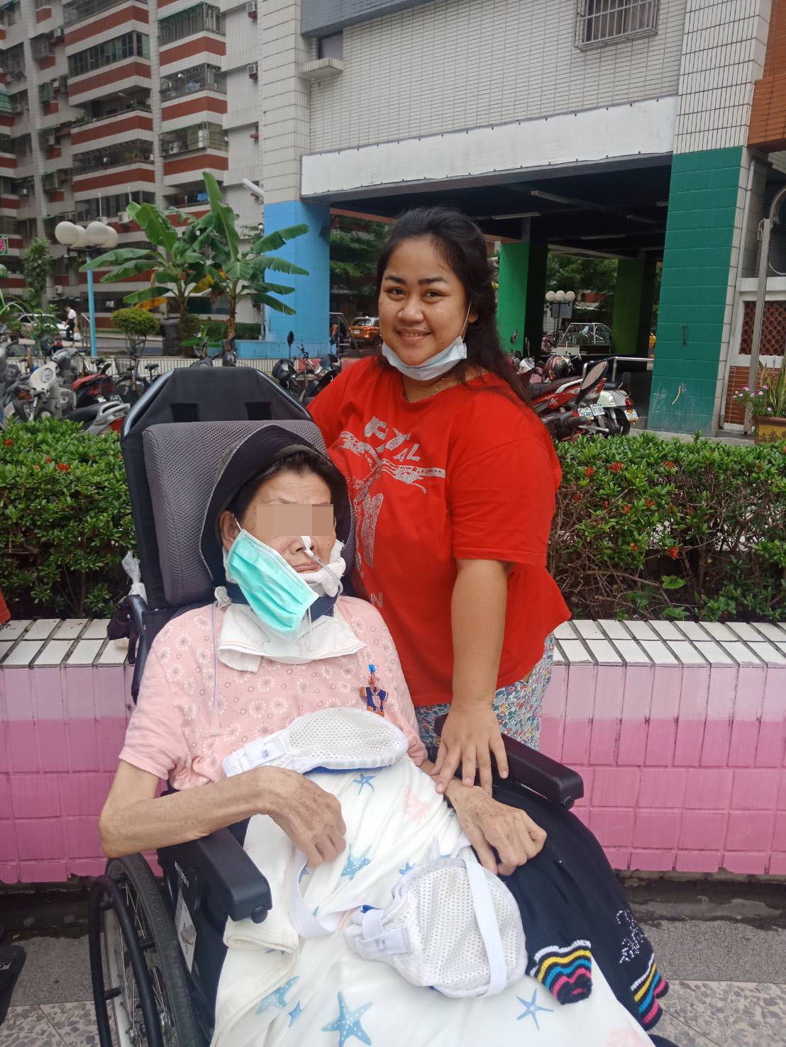 高雄左營區蔡小姐外勞恩恩,已服務一年半,目前外勞表現良好